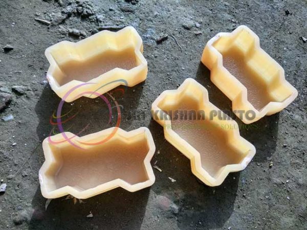 Plastic paver mould